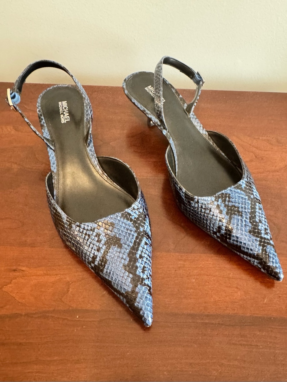 MICHAEL Michael Kors kitten heel leather dressy pointed toe sandals.
